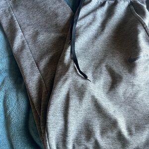 Nike mens Charcoal Gray Sweatpants